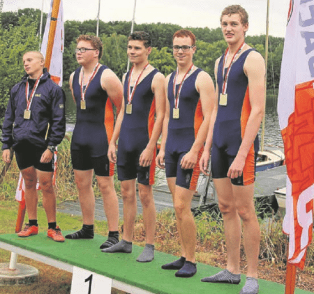 Stolz wie Oskar: Der Hankensbütteler Vierer mit Steuermann Valentin Koch (v. l.), Steffen Dralle, Lorenz Ernst, Jan-Niklas Falke und Heiko Drögemüller holte sich den Landesmeistertitel.